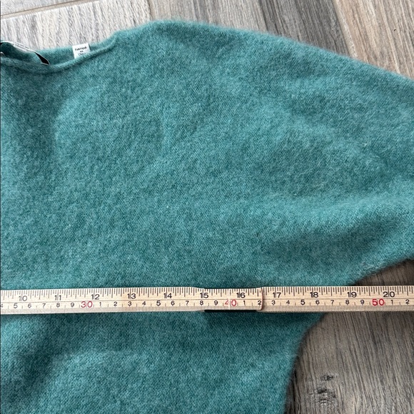 Vince Boiled Cashmere Dolman Sweater in the color Heather Sea Laurel XXS - Picture 3 of 8